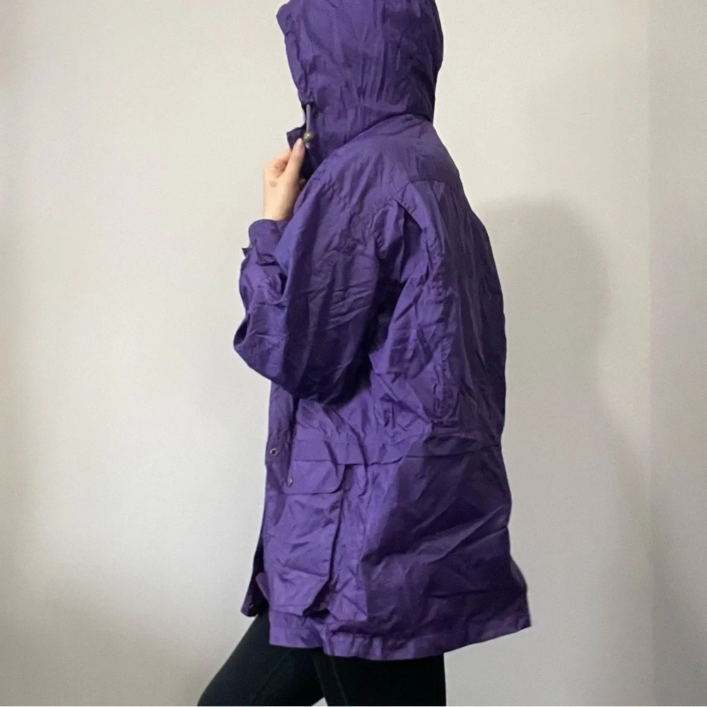 π Embrace the Vintage Vibes: Purple Windbreaker Coat - Size Unknown π¬οΈ - Picture 2 of 13
